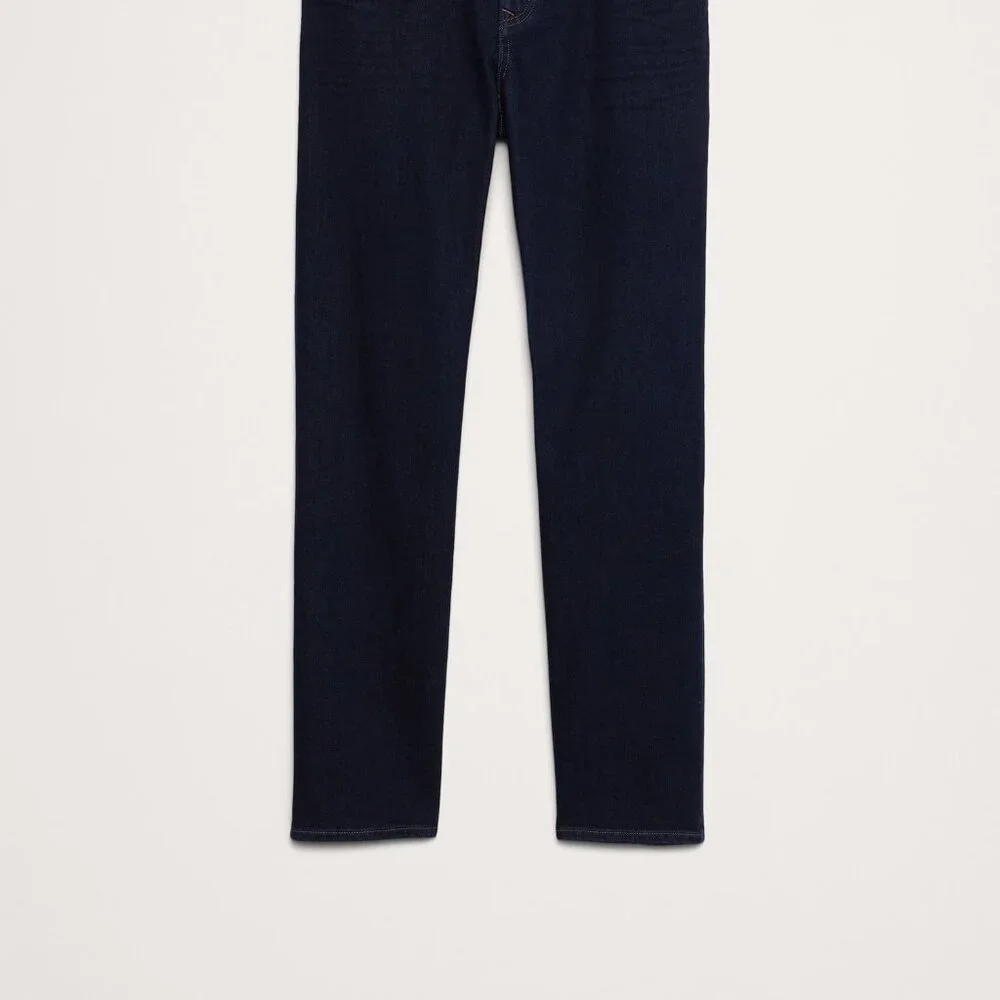 Banana Republic Straight Traveler Jean size 33/30 Rinse Dark Wash